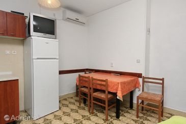 Dining room Zadar, Dining room u smještaju tipa studio-apartment, dostupna klima, dopusteni kucni ljubimci i WIFI.