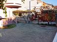 Parking lot - Apartments 5832 Parking lot Sabunike (Zadar) - Accommodation 5832 - Apartments with pebble beach.
