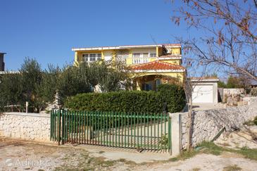 Property - Apartments 5881 Property Rtina - Stošići (Zadar) - Accommodation 5881 - Apartments with pebble beach.