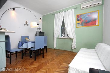 Dining room Omiš, Dining room u smještaju tipa apartment, dostupna klima i dopusteni kucni ljubimci.