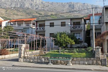 Property - Apartments 5983 Property Sumpetar (Omiš) - Accommodation 5983 - Apartments near sea with pebble beach.