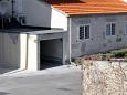 Parking lot - Apartments 6039 Parking lot Supetar (Brač) - Accommodation 6039 - Apartments with pebble beach.