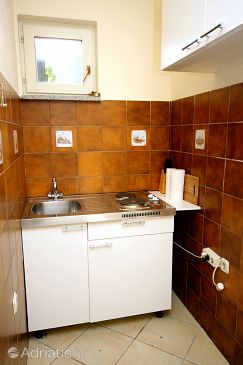 Kitchen Seget Vranjica, Kitchen u smještaju tipa studio-apartment, WIFI.
