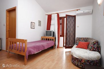 Apartment A-6134-a - Apartments Ljubač (Zadar) - 6134