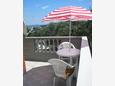Terrace 2 Tkon, Terrace 2 u smještaju tipa apartment, s pogledom na more i WIFI.