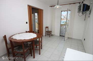 Dining room Kustići, Dining room u smještaju tipa apartment.