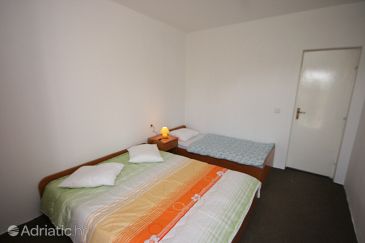 Bedroom Povljana, Bedroom u smještaju tipa room, dopusteni kucni ljubimci.
