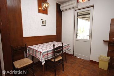 Dining room Novalja, Dining room u smještaju tipa apartment, dostupna klima, dopusteni kucni ljubimci i WIFI.