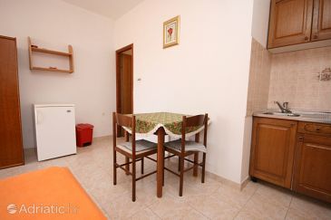 Dining room Kustići, Dining room u smještaju tipa studio-apartment, WIFI.