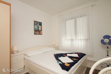 Bedroom Starigrad, Bedroom u smještaju tipa room, WIFI.