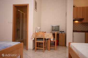 Dining room Starigrad, Dining room u smještaju tipa studio-apartment, dostupna klima i WIFI.