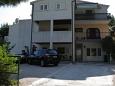 Parking lot - Apartments 6688 Parking lot Brela (Makarska) - Accommodation 6688 - Apartments near sea with pebble beach.