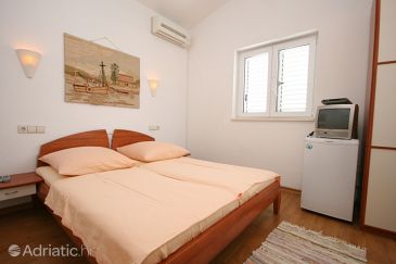 Room S-6704-a - Apartments and Rooms Baška Voda (Makarska) - 6704