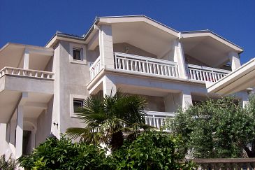 Property - Apartments 6736 Property Podaca (Makarska) - Accommodation 6736 - Apartments with pebble beach.