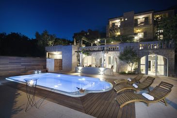 Property - Apartments 6817 Property Tučepi (Makarska) - Accommodation 6817 - Apartments with pebble beach.