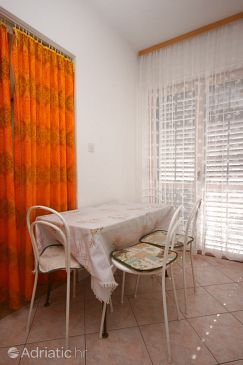 Dining room Baška Voda, Dining room u smještaju tipa studio-apartment, WIFI.