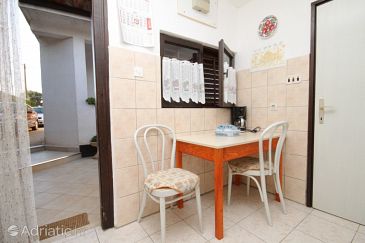 Jídelna Tar, Jídelna u smještaju tipa apartment, dopusteni kucni ljubimci i WIFI.