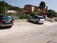 Parking lot - Apartments 7009 Parking lot Vrsar (Poreč) - Accommodation 7009 - Apartments with rocky beach.