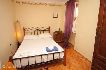 Ložnice Vrsar, Ložnice u smještaju tipa room, dopusteni kucni ljubimci i WIFI.