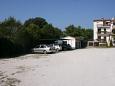 Parking lot - Apartments 7028 Parking lot Valica (Umag) - Accommodation 7028 - Apartments with pebble beach.