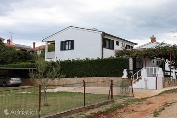 Property - Apartments 7059 Property Zambratija (Umag) - Accommodation 7059 - Apartments with sandy beach.