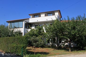 Property - Apartments 7171 Property Umag (Umag) - Accommodation 7171 - Apartments with sandy beach.
