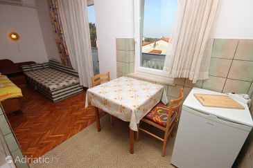 Dining room Pješčana Uvala, Dining room u smještaju tipa studio-apartment, WIFI.