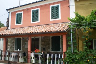 Property - Vacation Rentals 7470 Property Čepić (Središnja Istra) - Accommodation 7470 - Vacation Rentals with pebble beach.