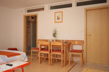 Dining room Split, Dining room u smještaju tipa studio-apartment, WIFI.