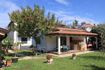 Property - Apartments 7666 Property Umag (Umag) - Accommodation 7666 - Apartments with sandy beach.
