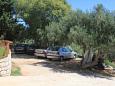Parking lot - Apartments 7867 Parking lot Ćunski (Lošinj) - Accommodation 7867 - Apartments with pebble beach.