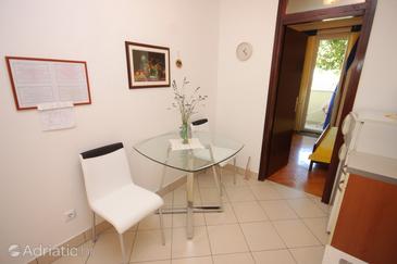Dining room Mali Lošinj, Dining room u smještaju tipa apartment, dopusteni kucni ljubimci i WIFI.