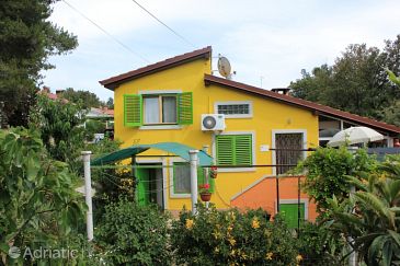 Property - Apartments 7938 Property Artatore (Lošinj) - Accommodation 7938 - Apartments with pebble beach.