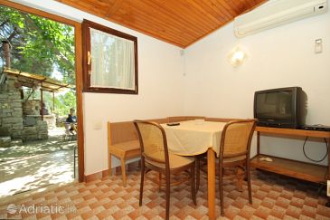 Dining room Mali Lošinj, Dining room u smještaju tipa apartment, dostupna klima, dopusteni kucni ljubimci i WIFI.