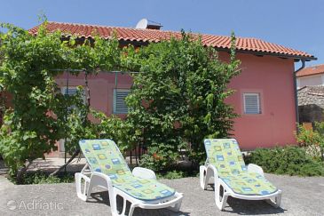 Property - Apartments 8057 Property Sveti Jakov (Lošinj) - Accommodation 8057 - Apartments with pebble beach.