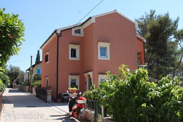 Property - Apartments 8095 Property Cres (Cres) - Accommodation 8095 - Apartments near sea with pebble beach.