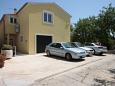 Parking lot - Apartments 8137 Parking lot Sali (Dugi otok) - Accommodation 8137 - Apartments with pebble beach.
