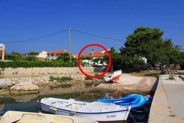 Property Ugljan, Ugljan, Property 8266 - Apartments blizu mora with pebble beach.