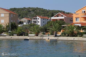 Property - Apartments 8402 Property Kukljica (Ugljan) - Accommodation 8402 - Apartments near sea with pebble beach.