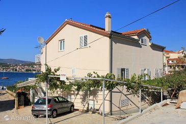 Property Okrug Gornji, Čiovo, Property 8440 - Apartments blizu mora with pebble beach.