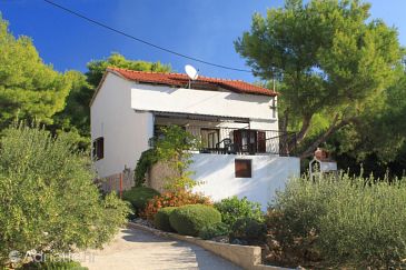 Property Rukavac, Vis, Property 8496 - Apartments with pebble beach.