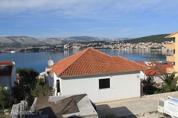 Property Okrug Gornji, Čiovo, Property 8663 - Apartments blizu mora with pebble beach.