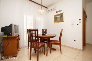 Dining room Okrug Donji, Dining room u smještaju tipa apartment, dostupna klima i WIFI.