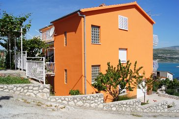 Property - Apartments 8684 Property Mastrinka (Čiovo) - Accommodation 8684 - Apartments near sea with pebble beach.