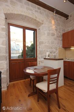 Dining room Dubrovnik, Dining room u smještaju tipa studio-apartment, dopusteni kucni ljubimci i WIFI.