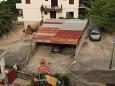 Parking lot Jelsa, Hvar, Parking lot 8746 - Apartments with pebble beach.