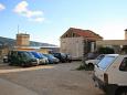 Parking lot - Apartments 8840 Parking lot Komiža (Vis) - Accommodation 8840 - Apartments near sea with pebble beach.