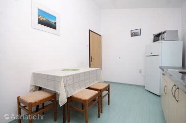 Dining room Slatine, Dining room u smještaju tipa studio-apartment, WIFI.