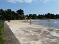 Nejbližší pláž Plaža u mjestu Dajla, Novigrad.